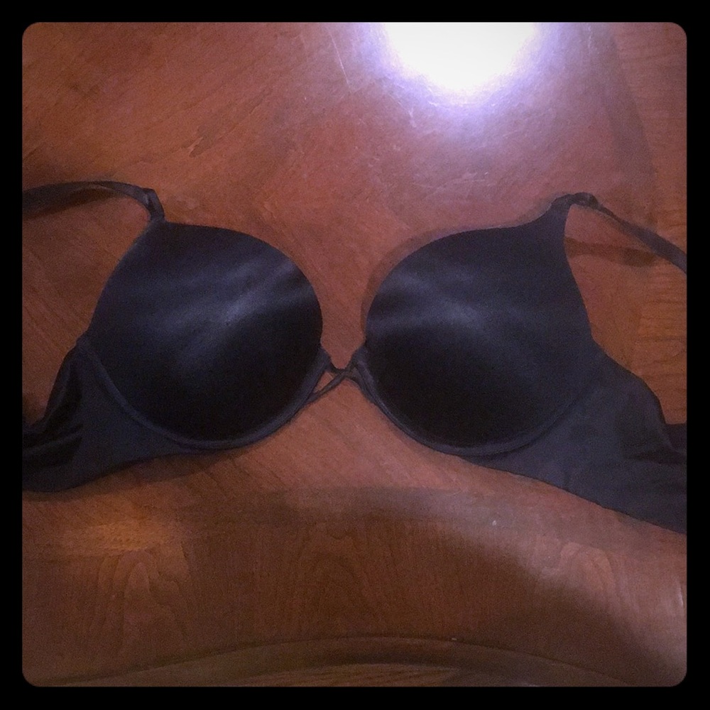 32D Victoria’s Secret Push-Up bra